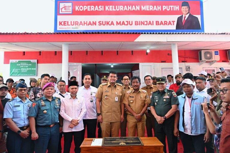 Bobby Nasution Resmikan Koperasi Kelurahan Merah
