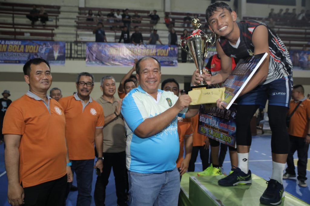 Bupati Asahan Tutup Turnamen Bola Voli Bupati Cup
