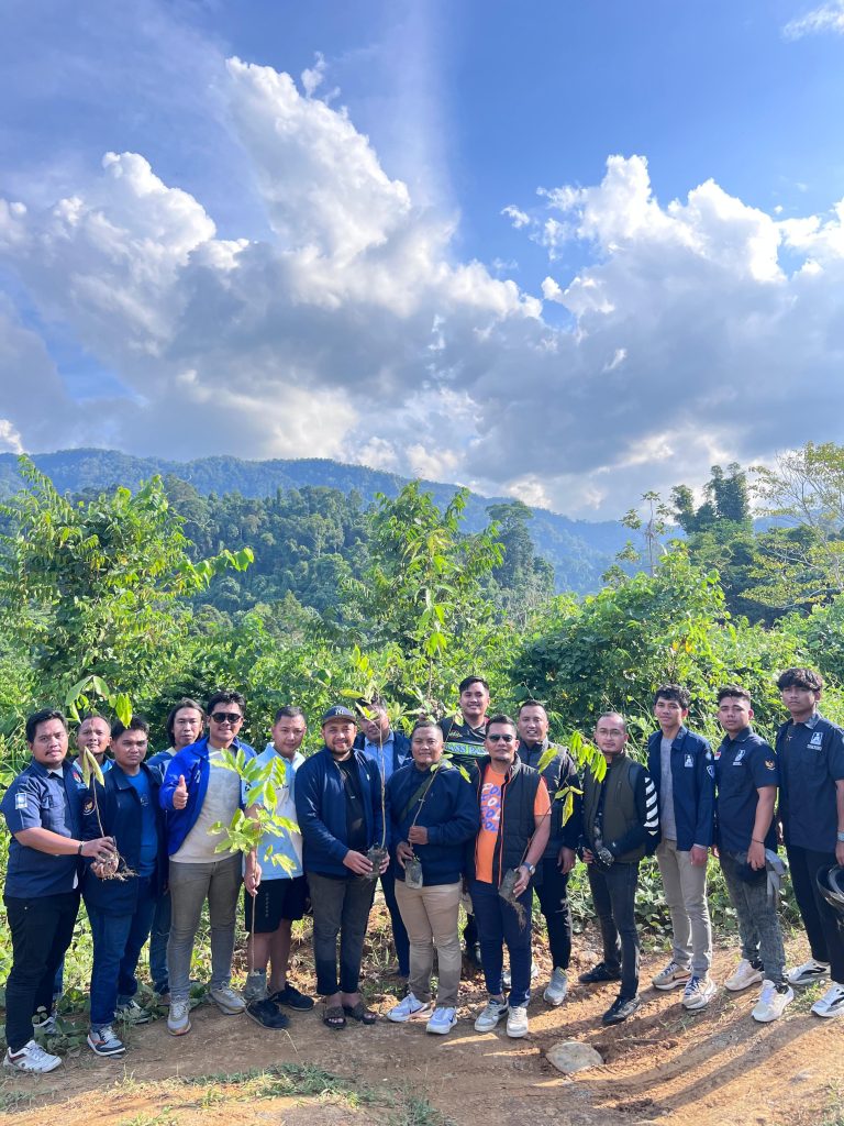 DPW BM PAN Sumut Touring dan Tanam Pohon di Tangkahan