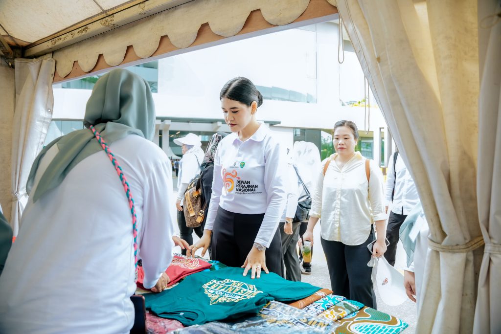 Kahiyang Ayu Bersama Ketua Dekranasda Seluruh Indonesia Berkunjung ke IKN