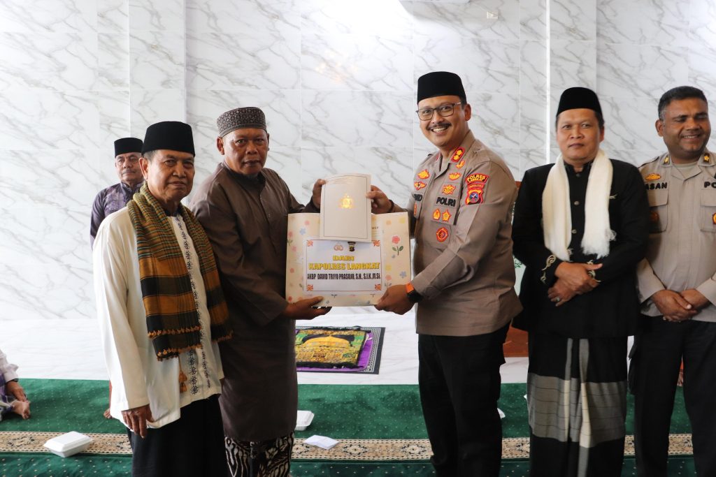 Kapolres Langkat Laksanakan Jumat Curhat di Mesjid Nurul Muslimin