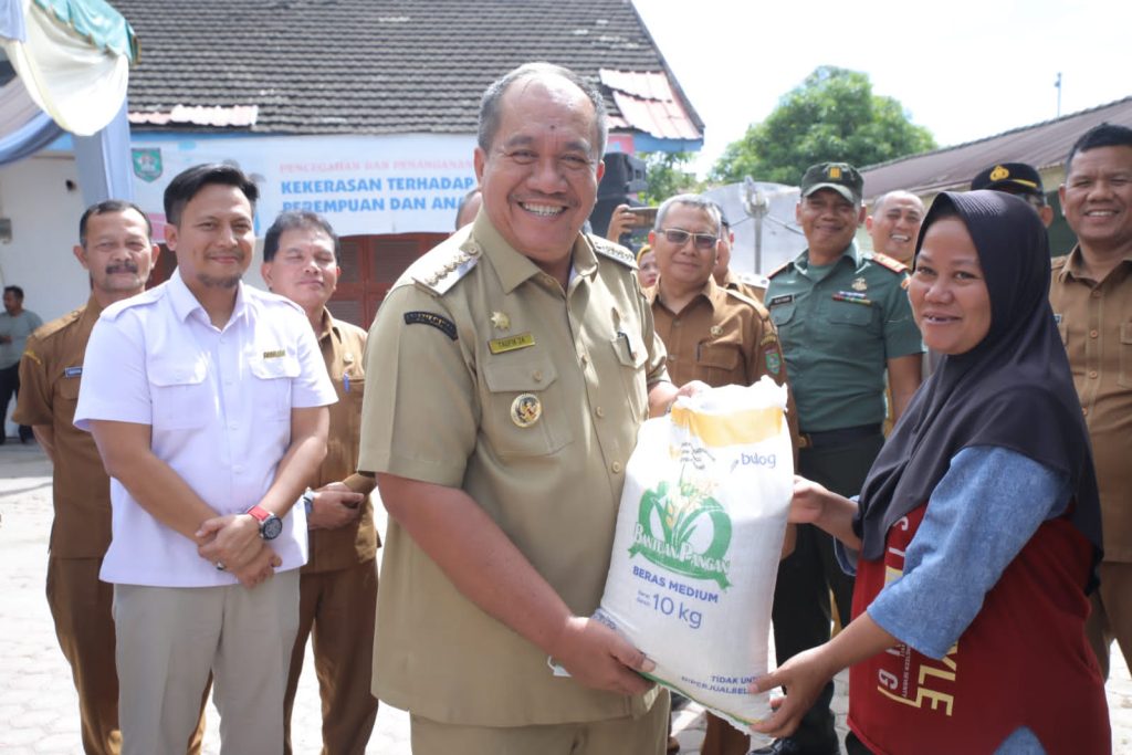 Pemkab Asahan Salurkan Bantuan Pangan Beras 2025