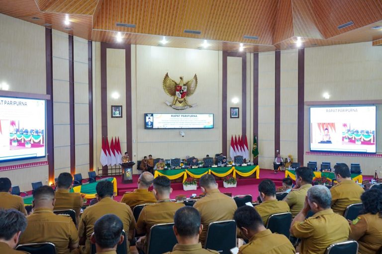 Rico Waas di Sidang Paripurna DPRD Medan