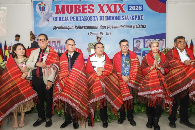 Walkot Wesly Hadiri Pembukaan Mubes XXIX GPDI Tahun 2025