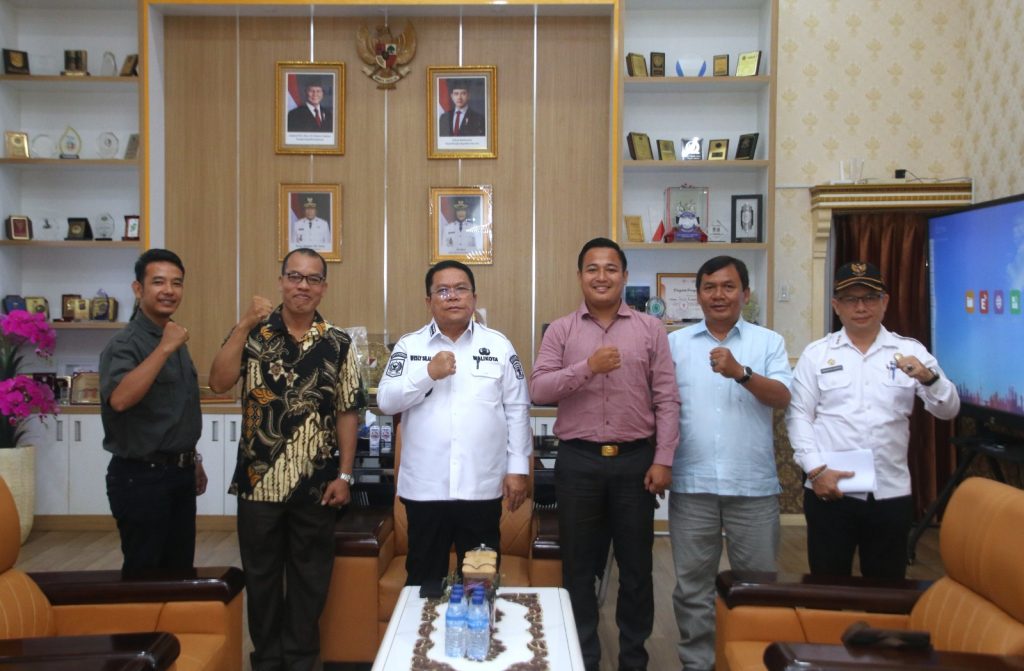 Walkot Wesly Terima Audiensi Panitia Parheheon Ama HKBP Bongbongan