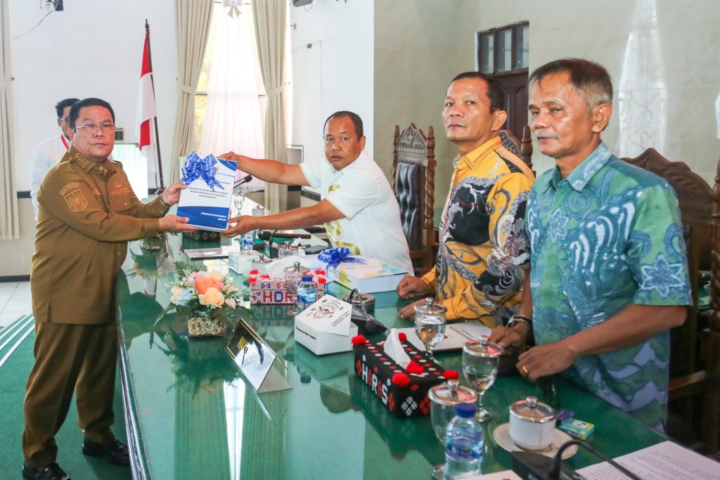 Wesly Terima Penyerahan Pokir Hasil Reses I DPRD Kota Siantar