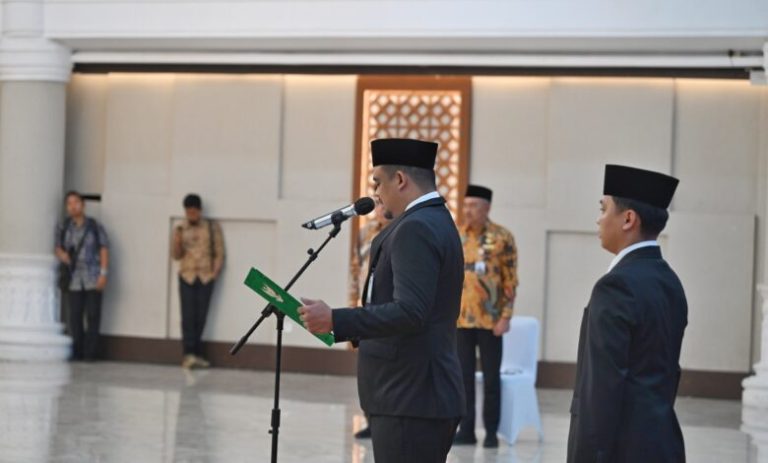 Bobby Nasution lantik Dua Pejabat Eselon II