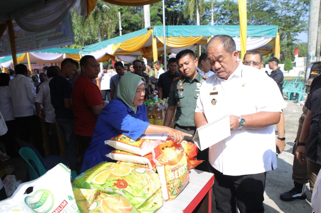 Bupati Asahan Tinjau Gerakan Pangan Murah