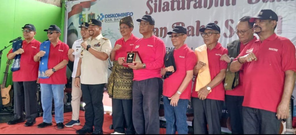 Bupati Batubara H Baharuddin Siagian bersama Gubsu ke 17 dan para mantan sekda Sumut