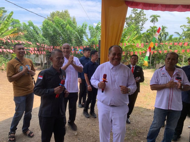Bupati Taufik Sumbangkan 2 Lagu di Bakti Sosial IWOI Kabupaten Asahan