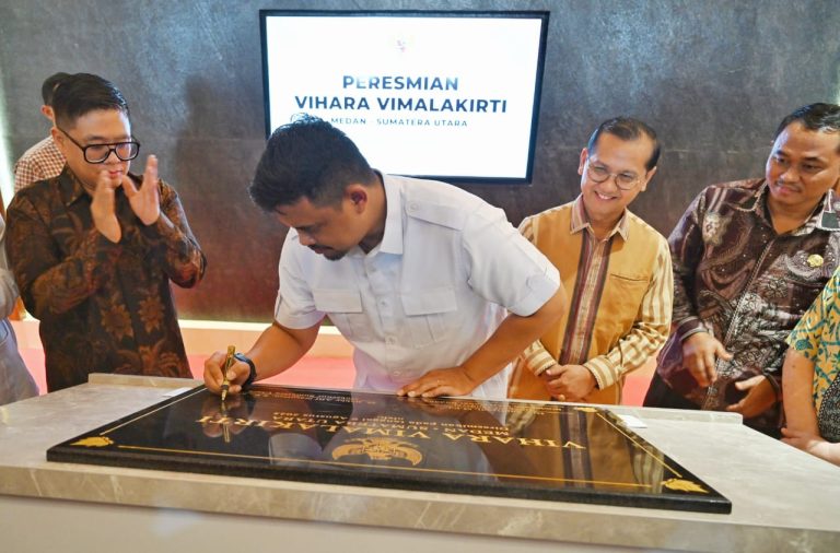 Gubernur Sumut Bobby Nasution Resmikan Vihara Vimalakirti Medan