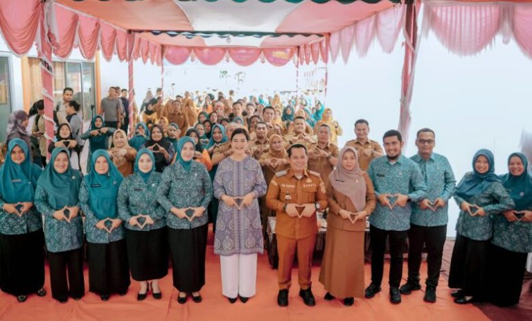 Kahiyang Ayu Ajak Kader Posyandu Padanglawas Terus Sosialisasikan Pentingnya Deteksi Dini Kanker