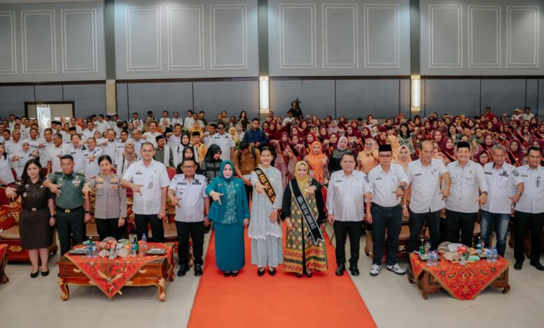 Kahiyang Ayu Lantik Bunda PAUD Labuhanbatu