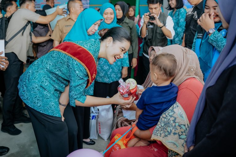 Ketua PKK Sumut Kunjungi Dua Posyandu di Langkat