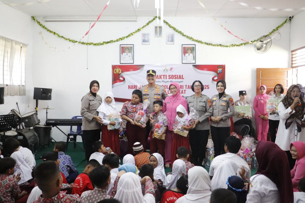 Polres Langkat Gelar Bhakti Sosial di SLB Negeri Stabat