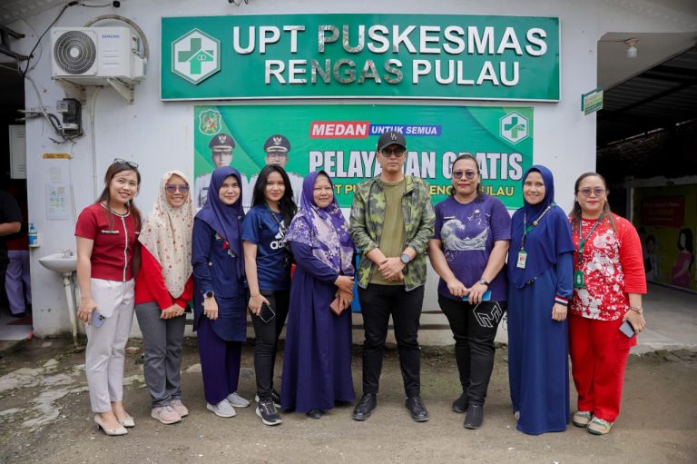 Rico Waas Tinjau Puskesmas Rengas Pulau
