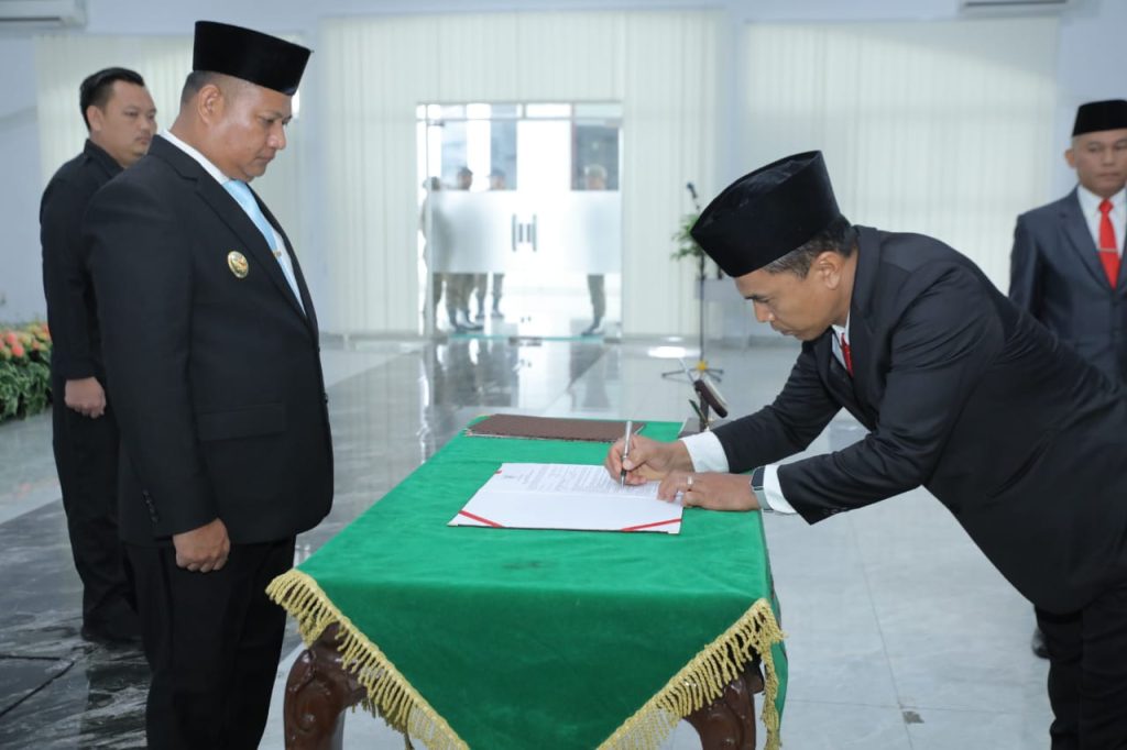 Wabup Rianto Lantik Kepala BPBD Kabupaten Asahan