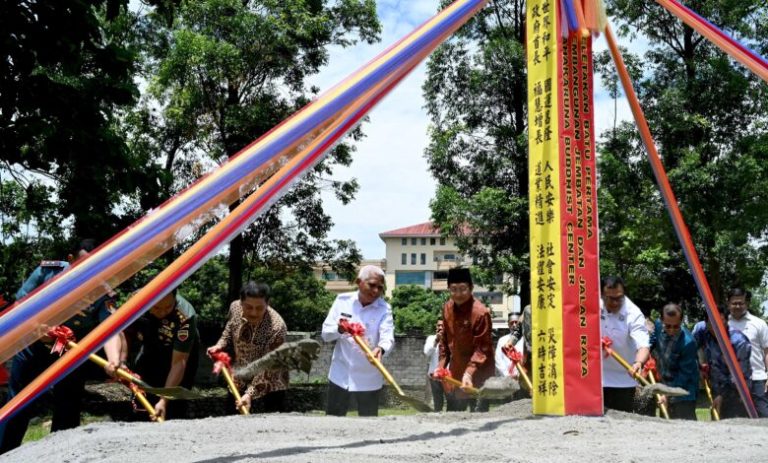Wagub Surya Peresmian Pembangunan Jembatan Wihara Mahakaruna Buddhist Center