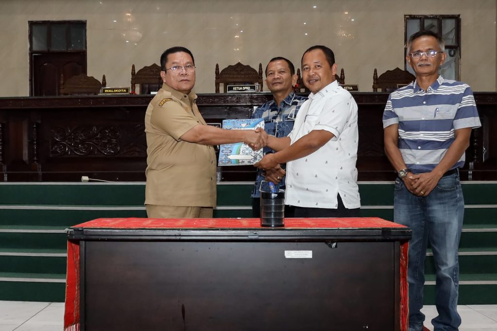 Walkot Wesly Hadiri Penutupan Rapat Patipurna VII Bersama DPRD