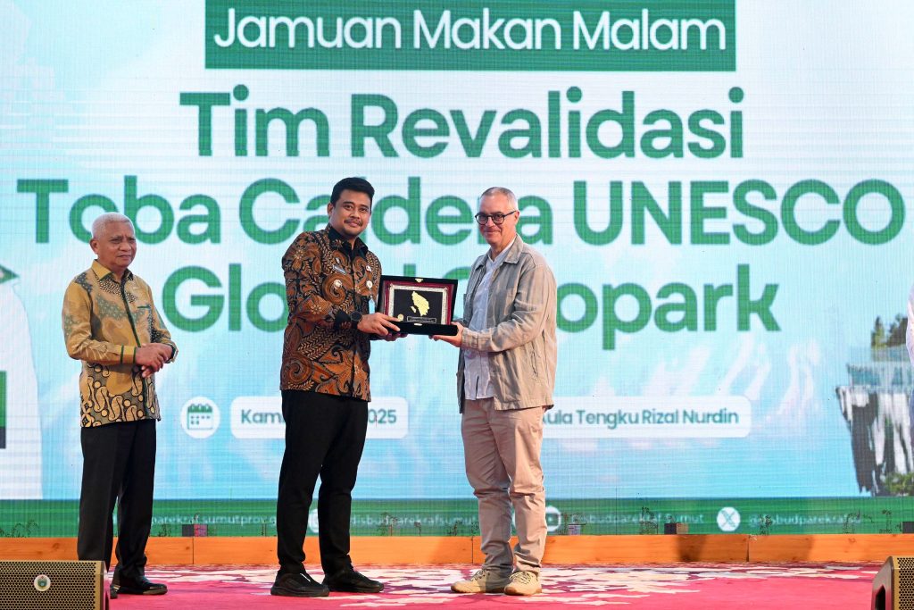 Kaldera Toba Kembali dapat Kartu Hijau UNESCO