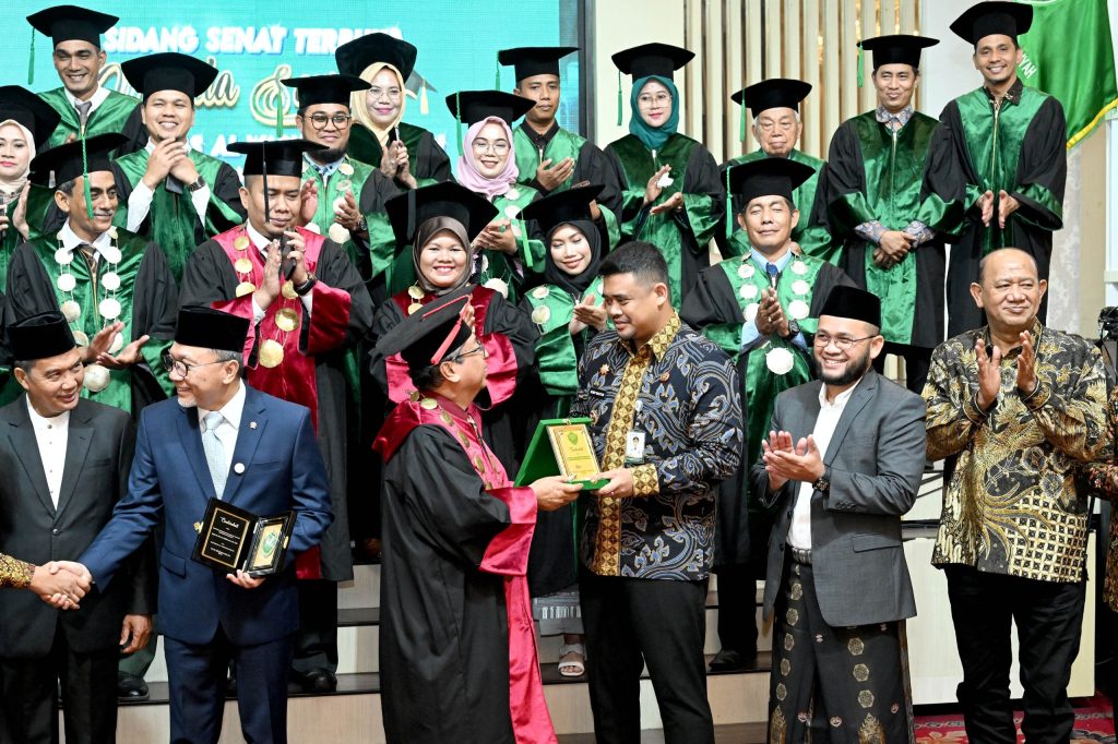 Bobby Nasution Hadiri Wisuda Sarjana Univa Medan