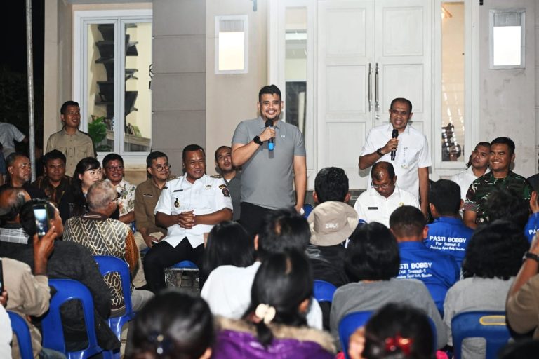 Bobby Nasution Terima Curhatan Warga Toba