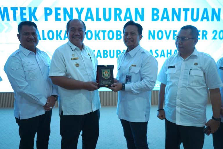 Bupati Asahan Buka Bimtek Penyaluran Bantuan Pangan