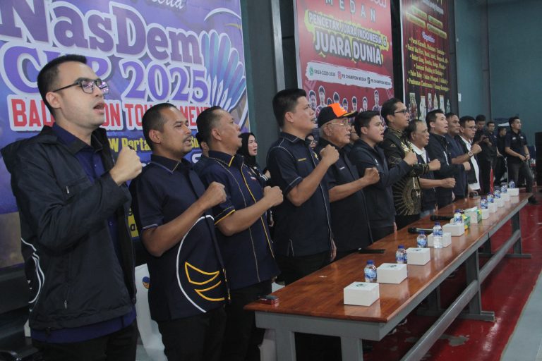 HUT Ke-14 NasDem, Bung RA dan Rico Waas Semarakkan Turnamen Bulutangkis