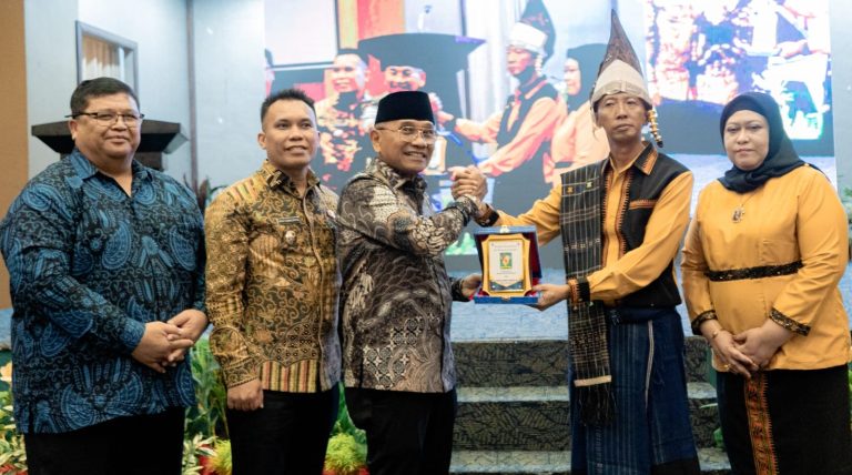 Jajaran Pemkab Simalungun Hadiri Pisah Sambut Kajari