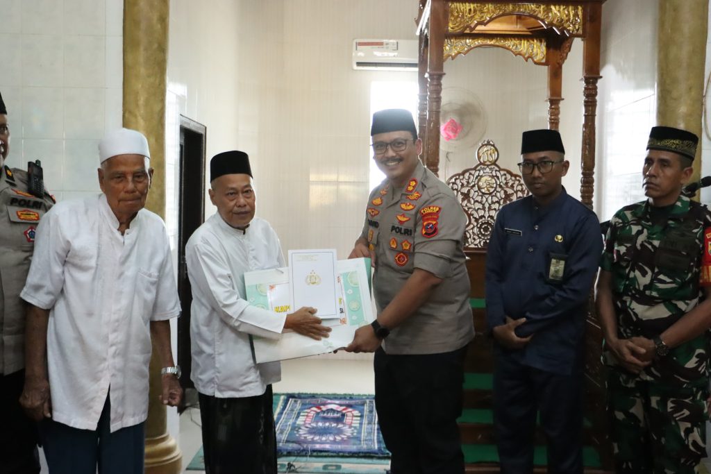 Kapolres Langkat Gelar Safari Jumat dan Jumat Curhat