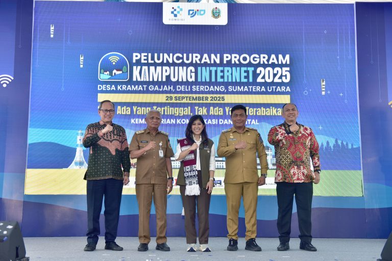 Menteri Komdigi Resmikan Ribuan Kampung Internet