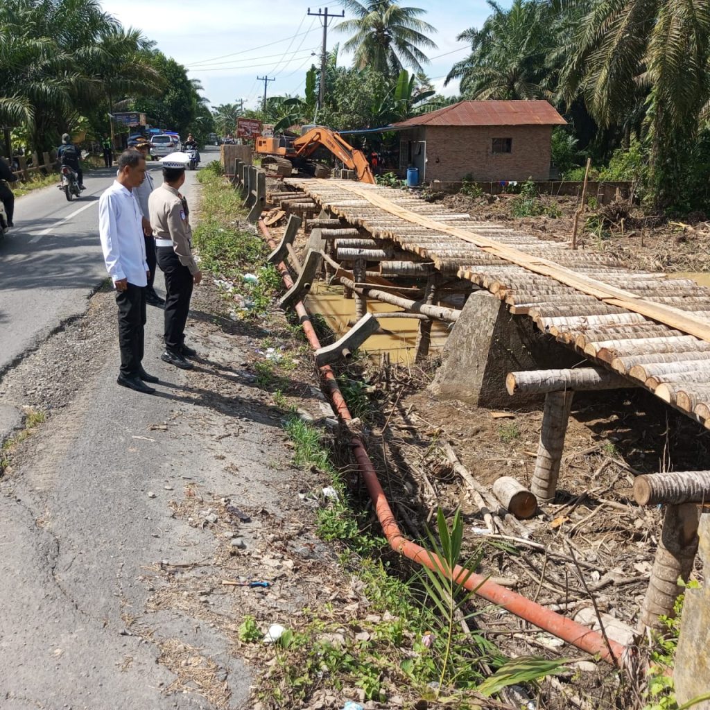 Sat Lantas Polres Langkat Bersama Instansi Terkait Tinjau Infrastruktur Wisata Tangkahan