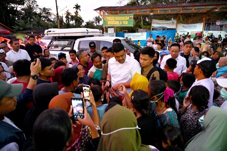 Bobby Nasution Memberikan Pelayanan kepada Korban Bencana