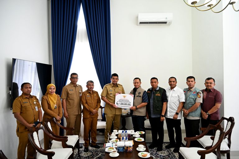 Bobby Nasution Terima Bantuan Rp1 M dari Pekanbaru