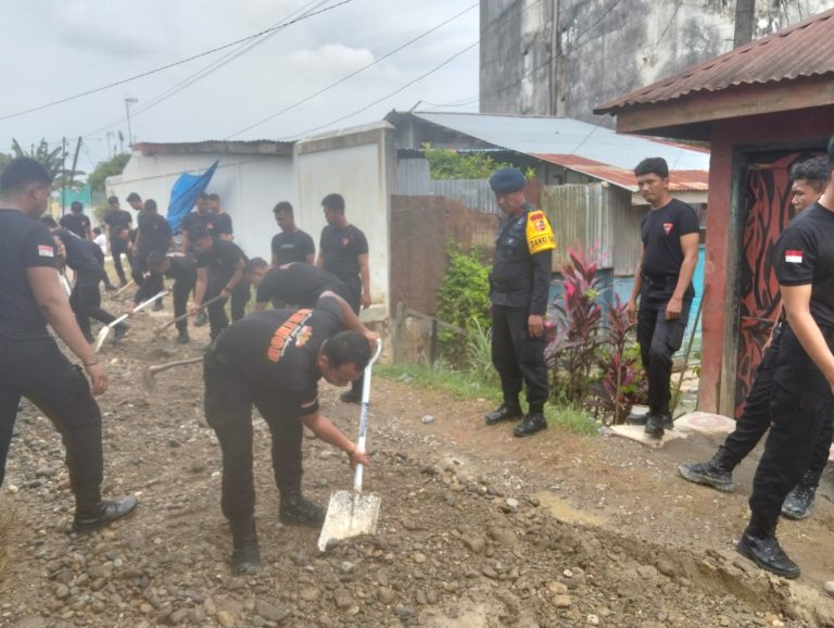 Perbaikan Tanggul Sebarau di Tanjung Pura