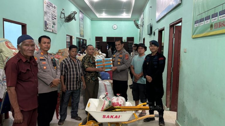 Polres Langkat Bersama Polres Binjai dan Asahan Salurkan Bansos