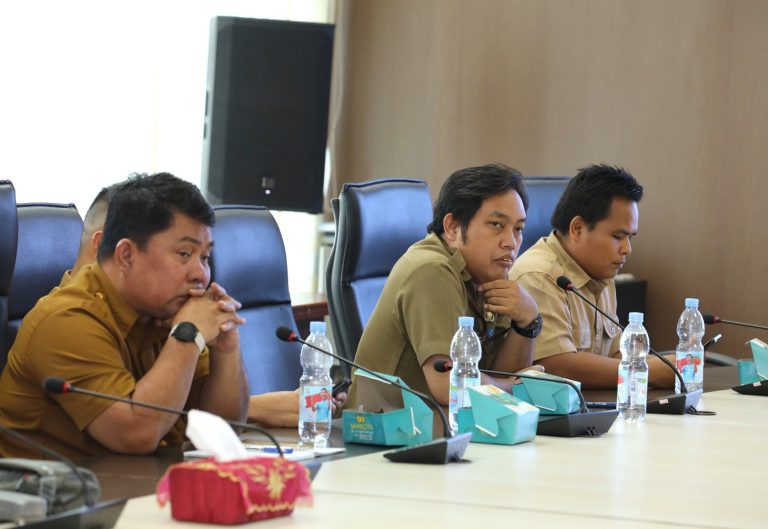 Rapat Kerja Bapemperda DPRD Medan terkait Daftar Propemperda 2026
