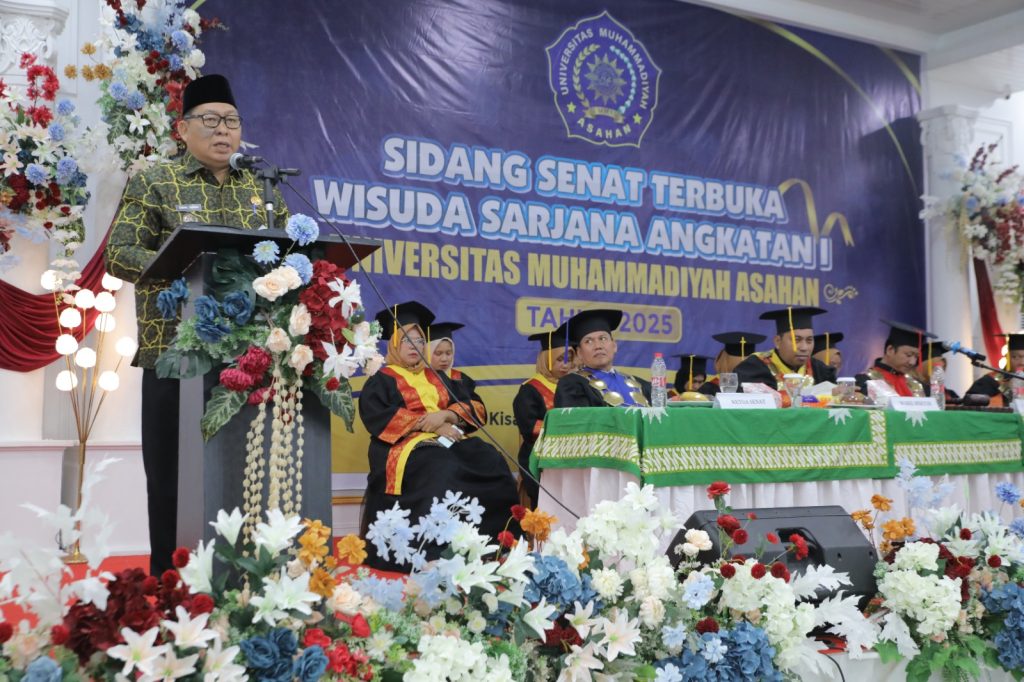 Sekdakab Asahan Hadiri Wisuda Perdana Sarjana UMMAS Tahun 2025