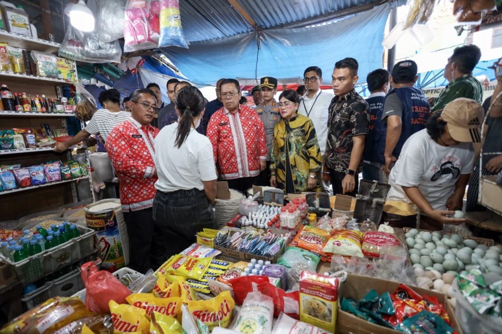 Walkot Wesly dan Forkopimda Sidak Stok Harga Kebutuhan Pokok