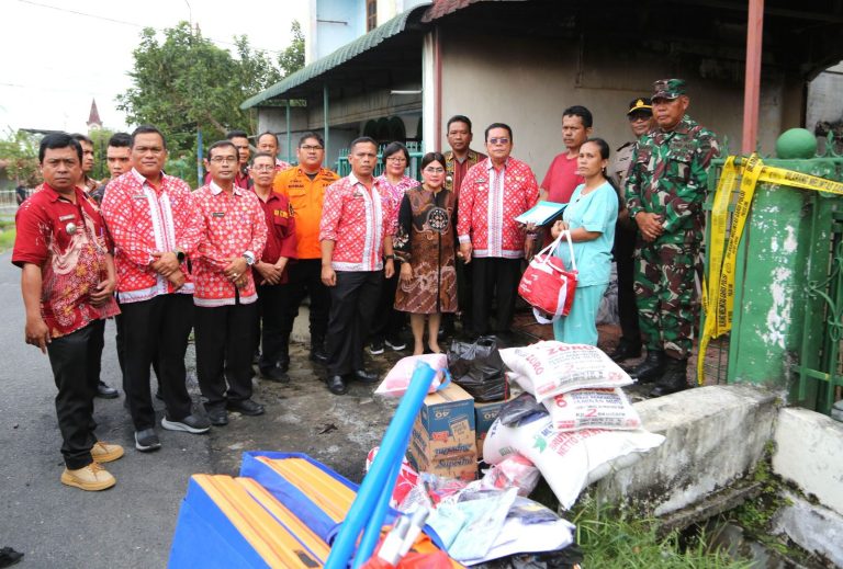 Walkot Wesly Kunjungi Dua Lokasi Kebakaran