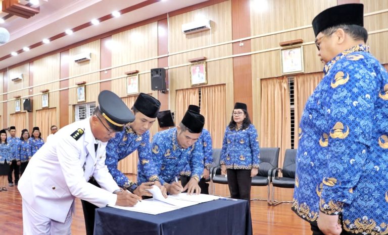 37 Pejabat Administrator dan Pengawas dilantik