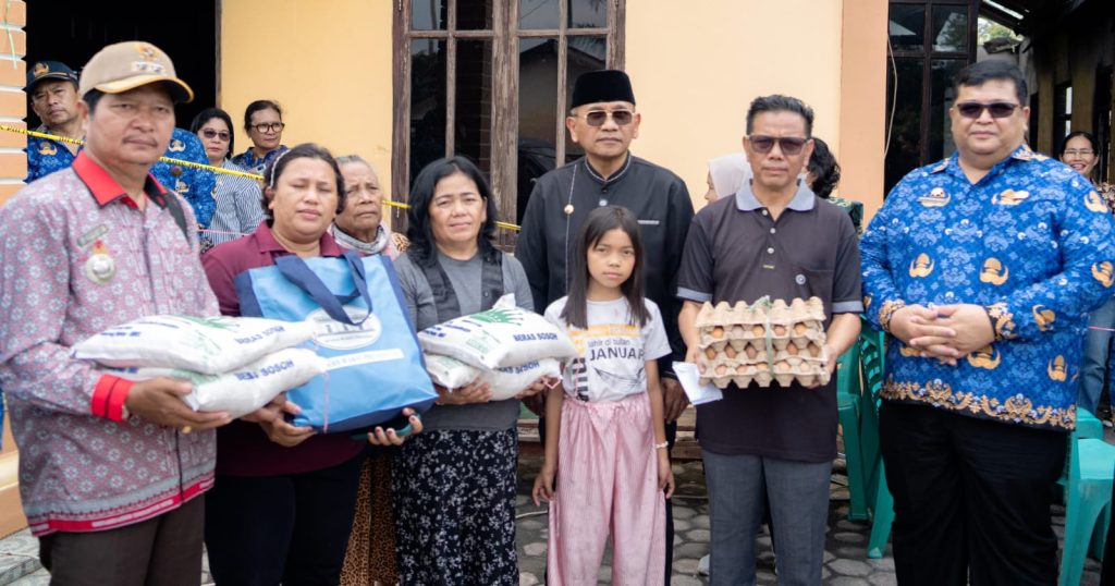 Bupati Simalungun Tinjau Lokasi Kebakaran di Nagori Ujung Bondar