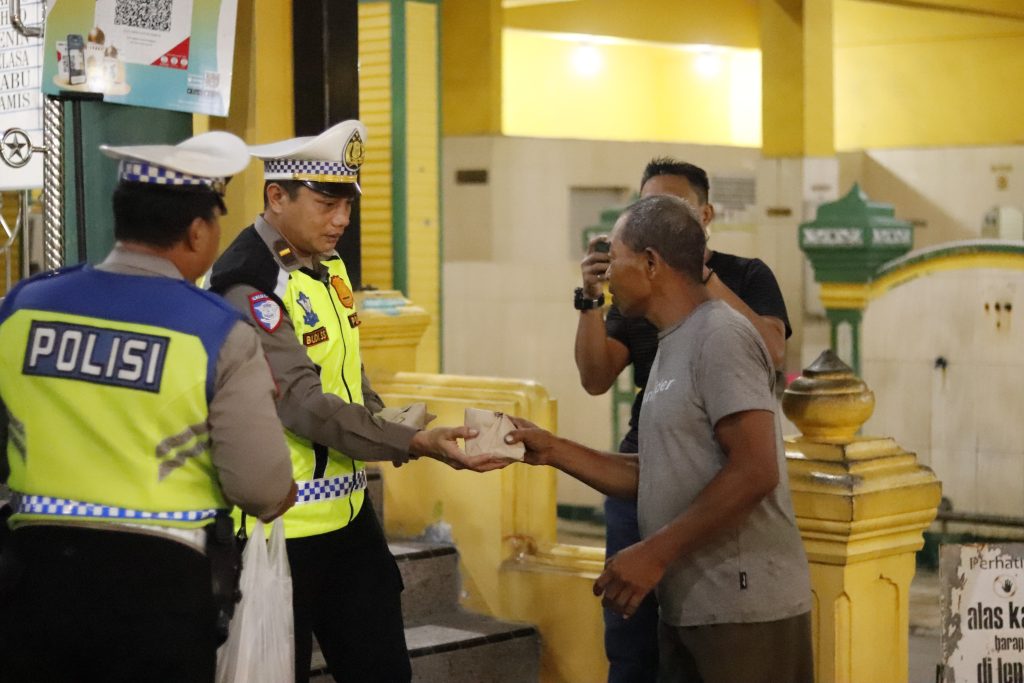 Polres Langkat Gelar Sahur On The Road Hari Ke-4