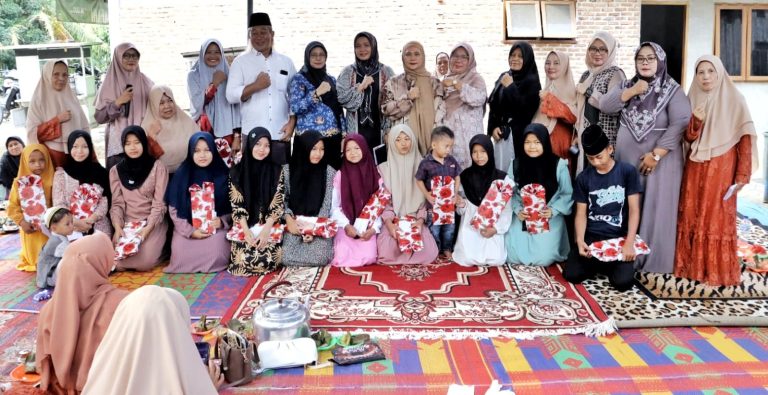 TP PKK Kabupaten Simalungun Apresiasi Majelis Taklim Al-Ikhlas Nagori Padang Main