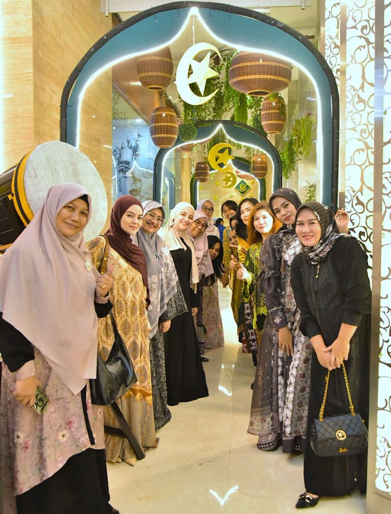 Buka Puasa Bersama Ikatan Keluarga DPRD Kota Medan