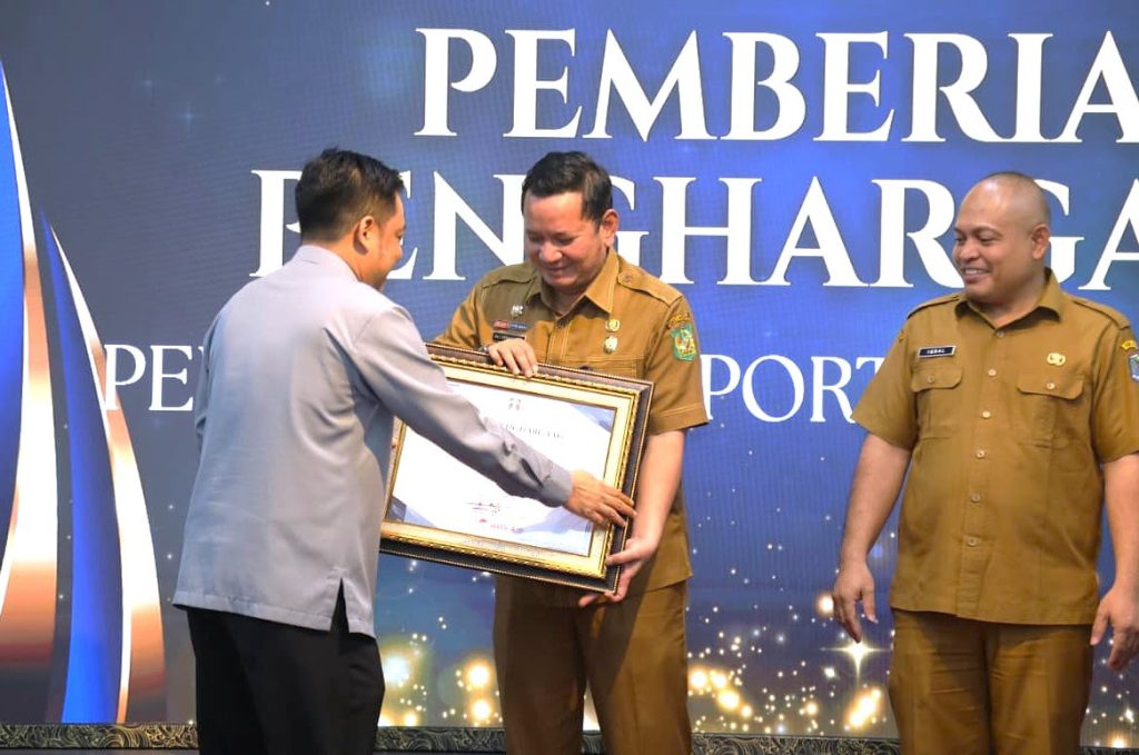 Penghargaan Terbaik I atas Hasil Penilaian E-Report JDIHN