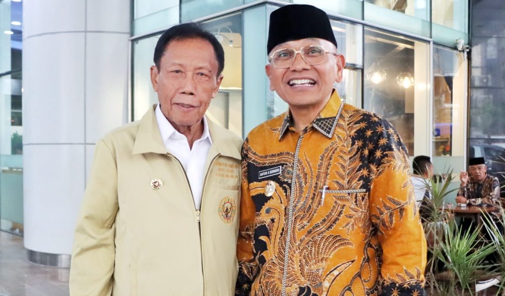 Bupati Simalungun Hadiri Pengukuhan PERPUKADESI
