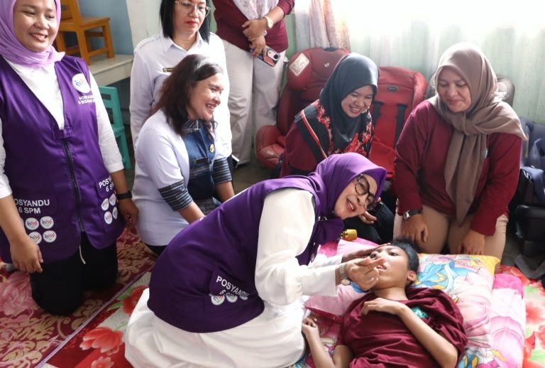 Darmawati Anton Saragih Kunjungi RRABK di Semarak Hari Posyandu Nasional