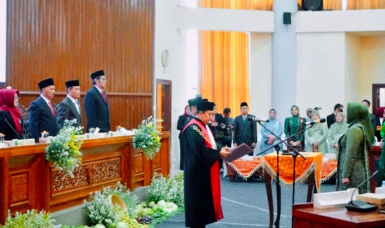 Riyin Nur Asiyah, dilantik sebagai Ketua DPRD Kabupaten Magetan